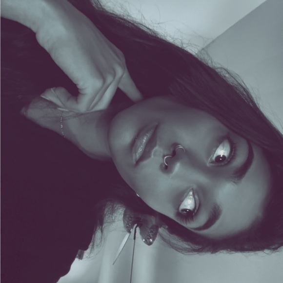 Meet your Posher, Indigo Raine - Picture 11 of 15